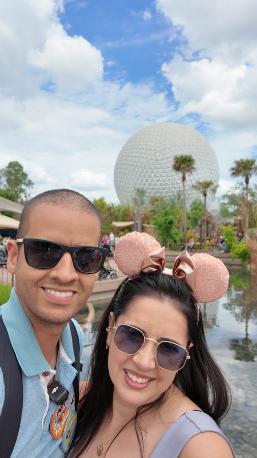 Fernando e Larissa no EPCOT